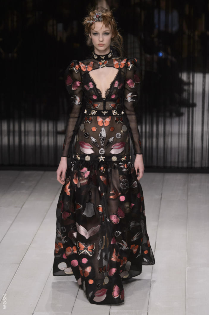 Universidad_Jannette_Klein_blogjk_Top_20_womenswear_brands_to watch_London_Fashion_Week_Fall_2016_Alexander_McQueen